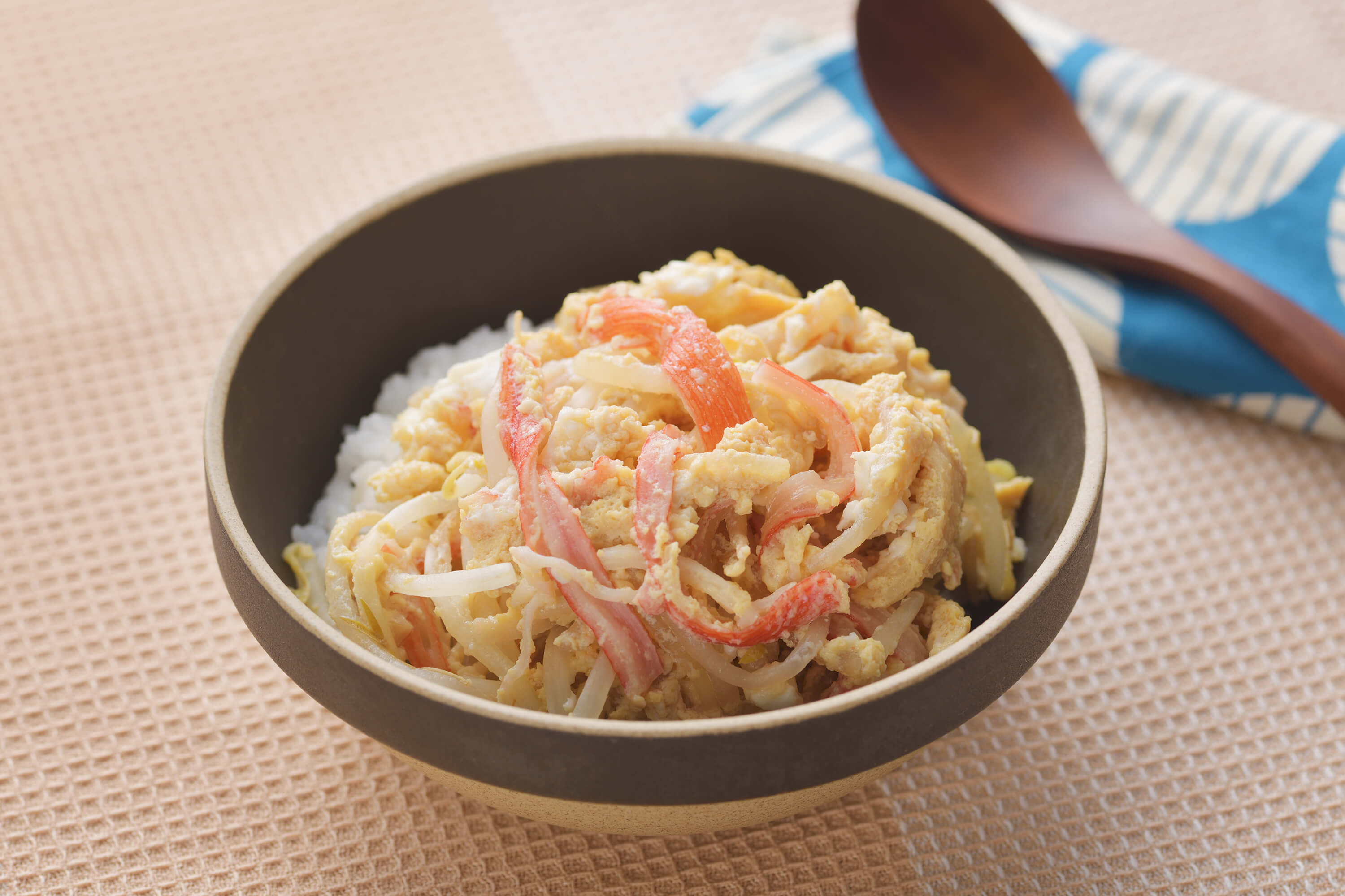 ボウルひとつで ふわふわかに玉風丼